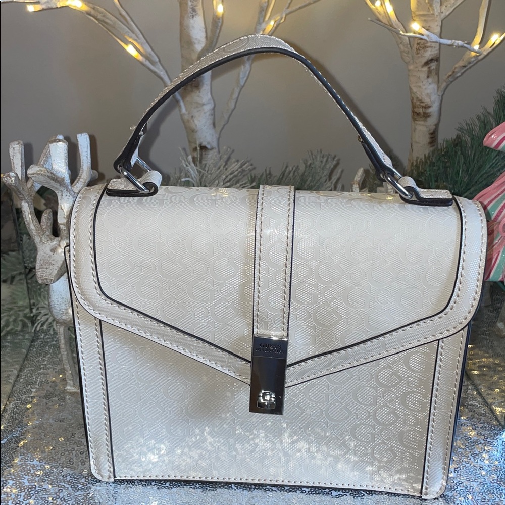 GUESS elegant Cream Handbag